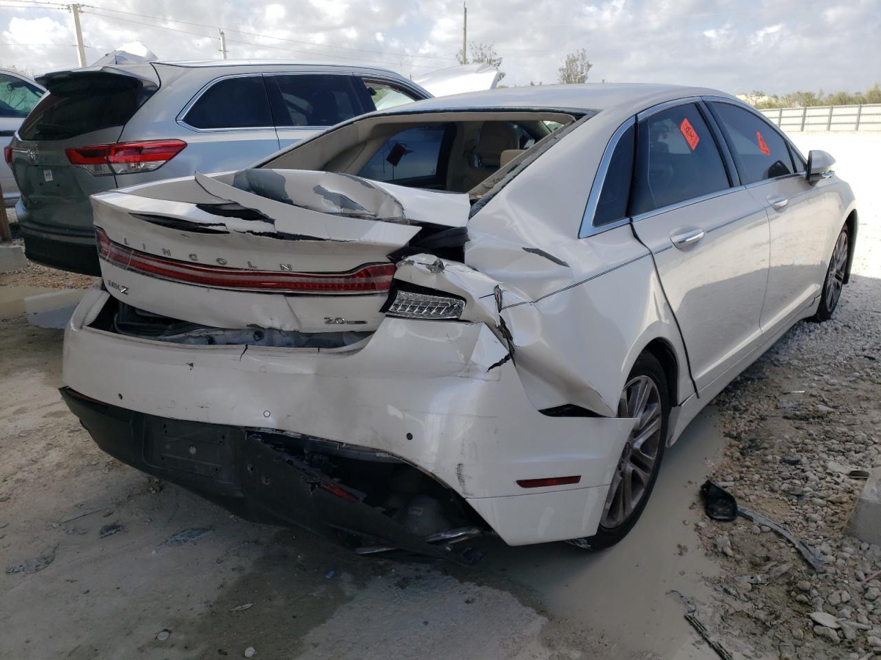 Photo 4 from auction – 2013 LINCOLN MKZ with VIN 3LN6L2G99DR804798