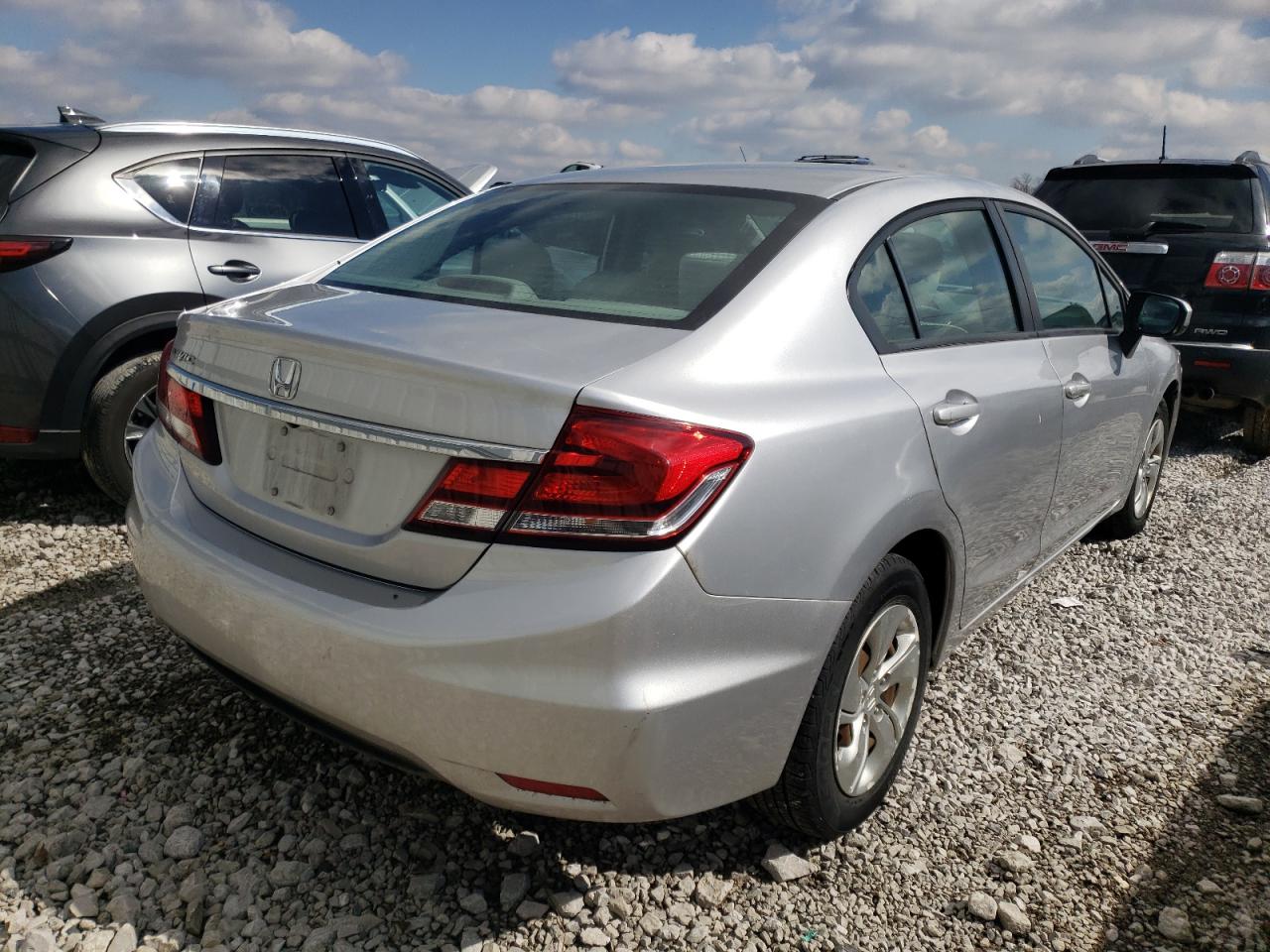 Photo 4 from auction – 2015 HONDA CIVIC LX with VIN 19XFB2E50FE021936