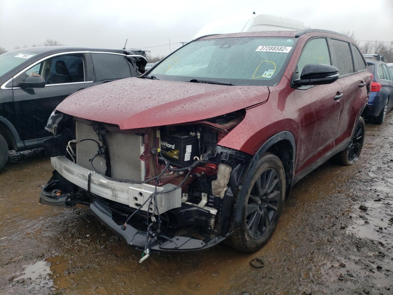 Photo 2 from auction – 2019 TOYOTA HIGHLANDER with VIN 5TDJZRFH1KS975974