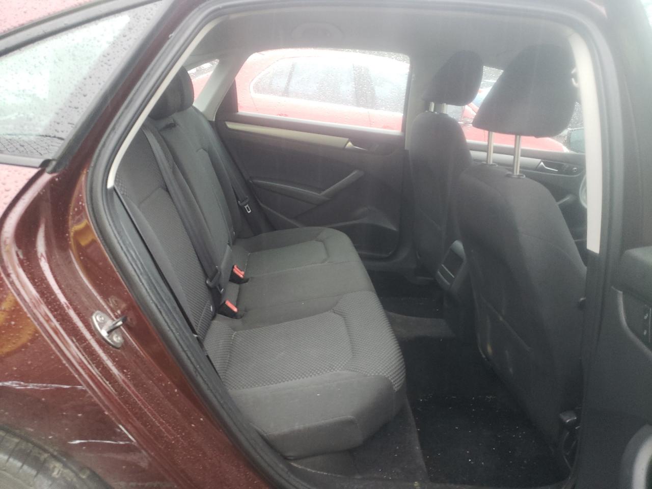 Photo 6 from auction – 2013 VOLKSWAGEN PASSAT S with VIN 1VWAP7A37DC124253