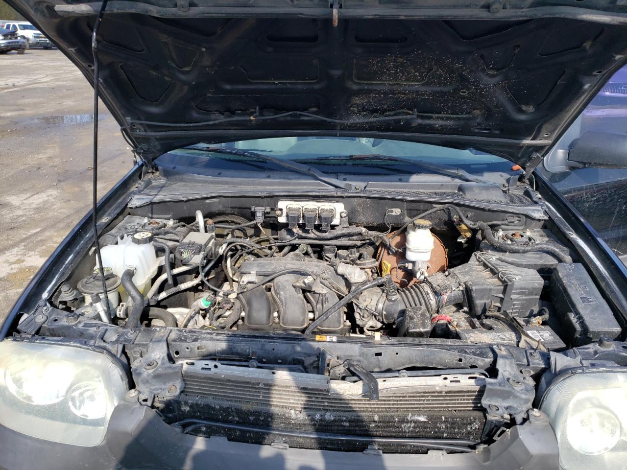 Photo 7 from auction – 2005 FORD ESCAPE XLT with VIN 1FMYU93145KB75732