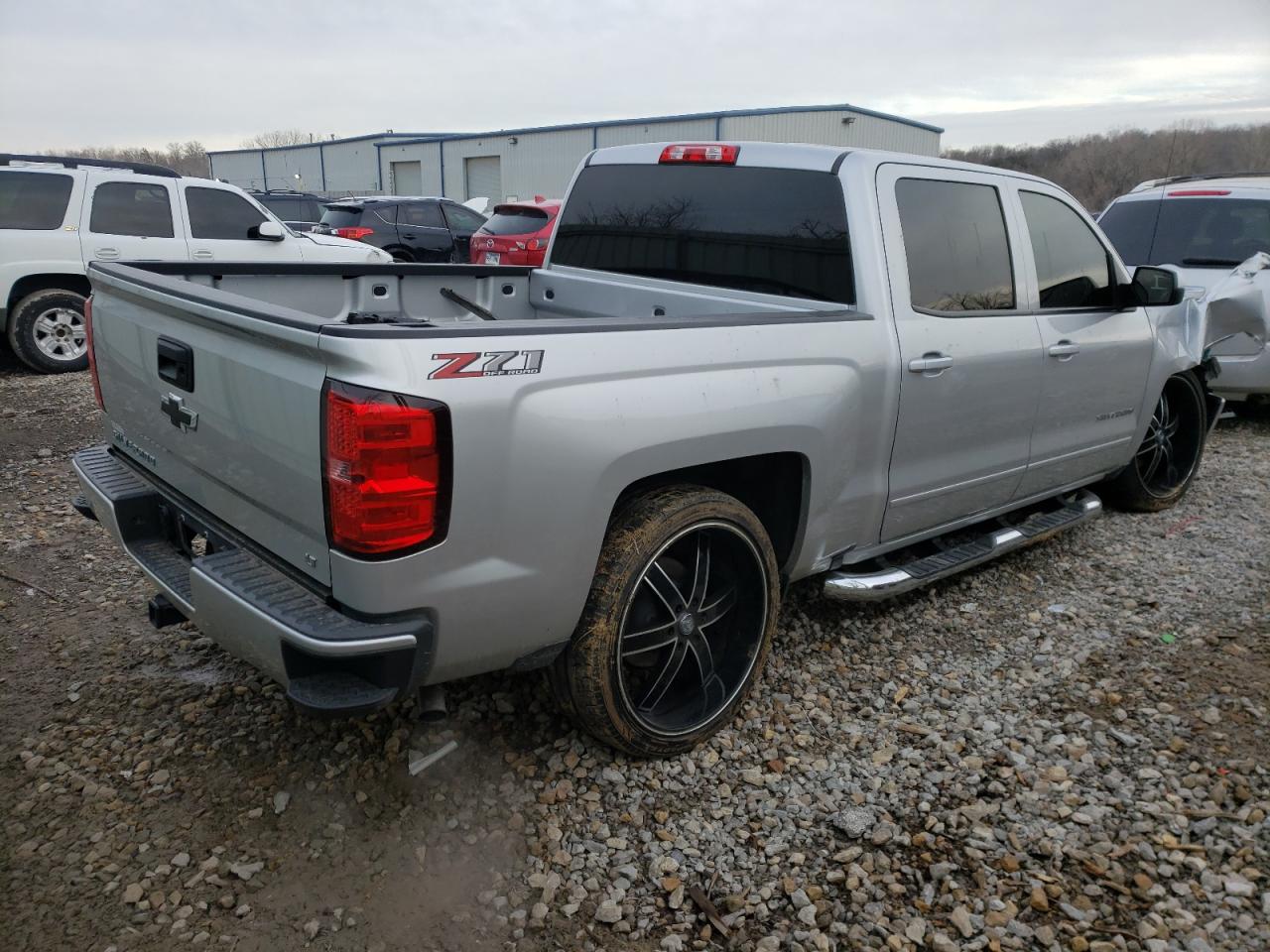 Photo 4 from auction – 2018 CHEVROLET SILVERADO with VIN 3GCUKREC0JG604762
