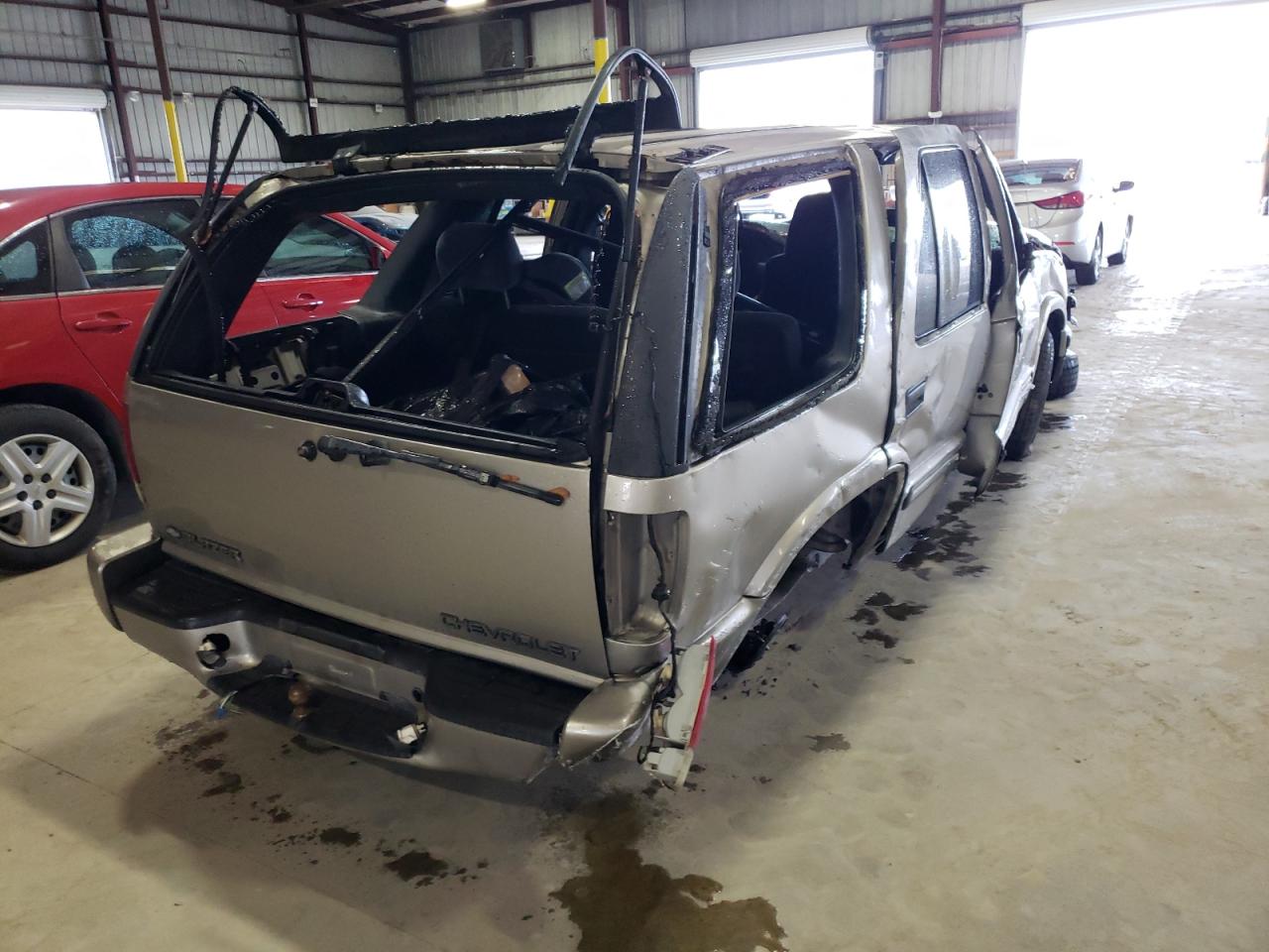 Photo 4 from auction – 2000 CHEVROLET BLAZER with VIN 1GNCS13W7YK295473