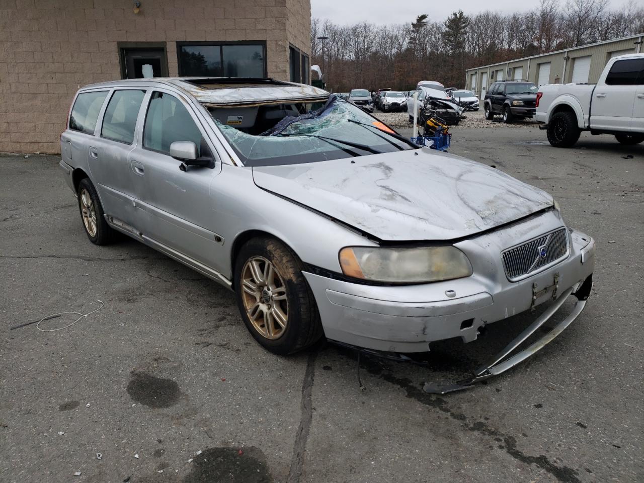VOLVO V70 2006 with VIN YV1SW612X62550243 - Photo from auction