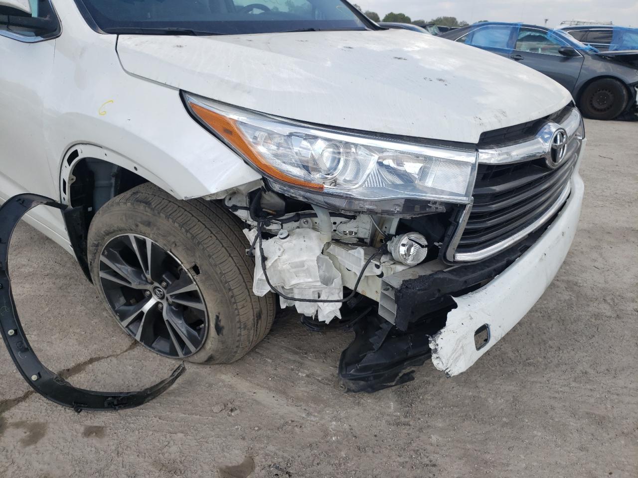 Photo 9 from auction – 2016 TOYOTA HIGHLANDER with VIN 5TDJKRFH2GS231862