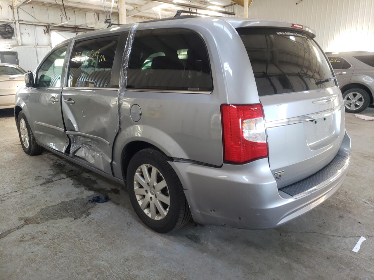Photo 3 from auction – 2014 CHRYSLER TOWN & COU with VIN 2C4RC1BG7ER271195
