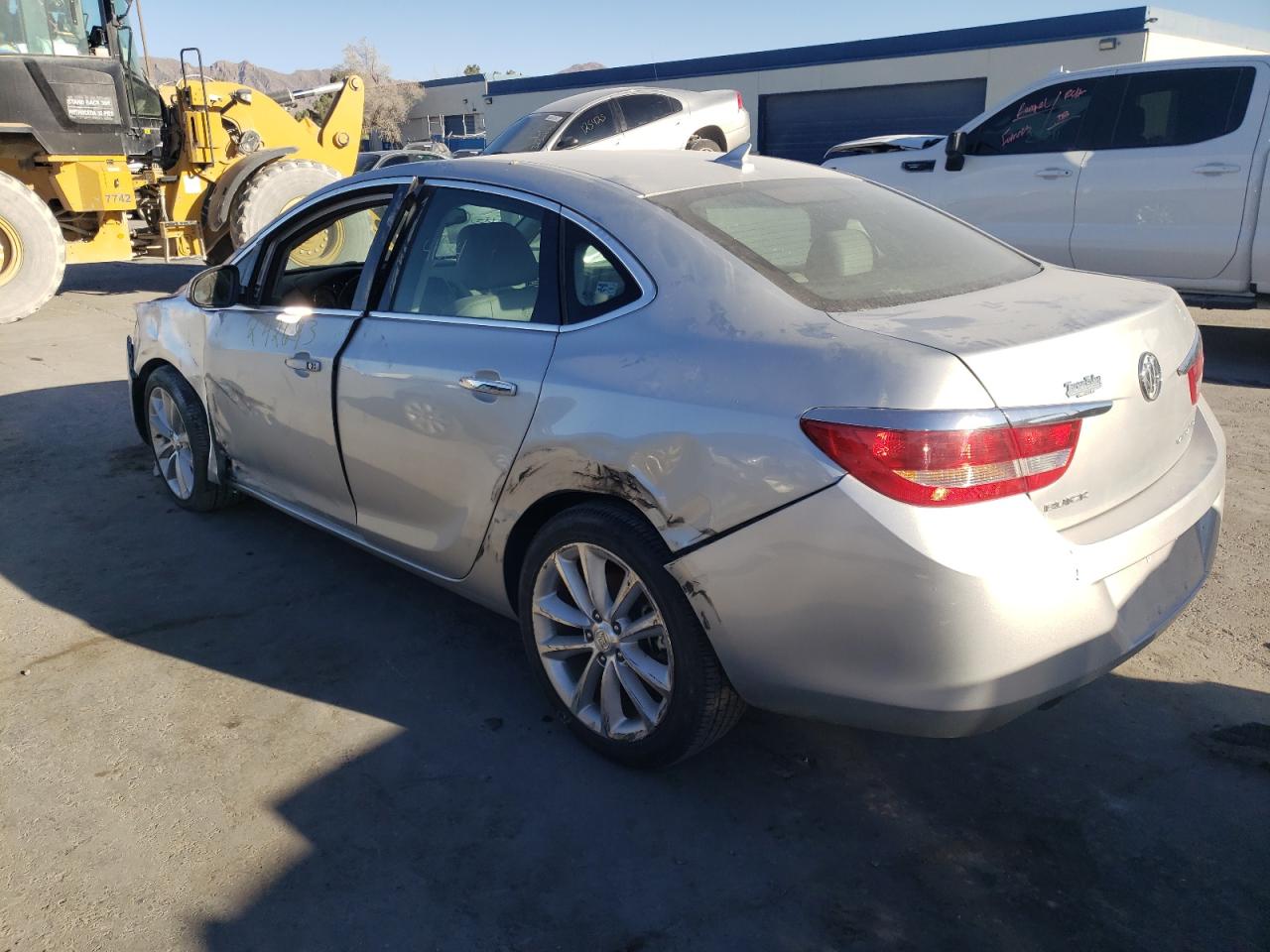 Photo 3 from auction – 2014 BUICK VERANO with VIN 1G4PP5SK1E4200421