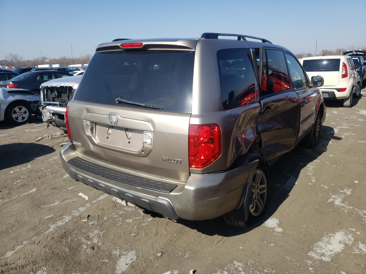 Photo 4 from auction – 2004 HONDA PILOT EXL with VIN 2HKYF18524H614628