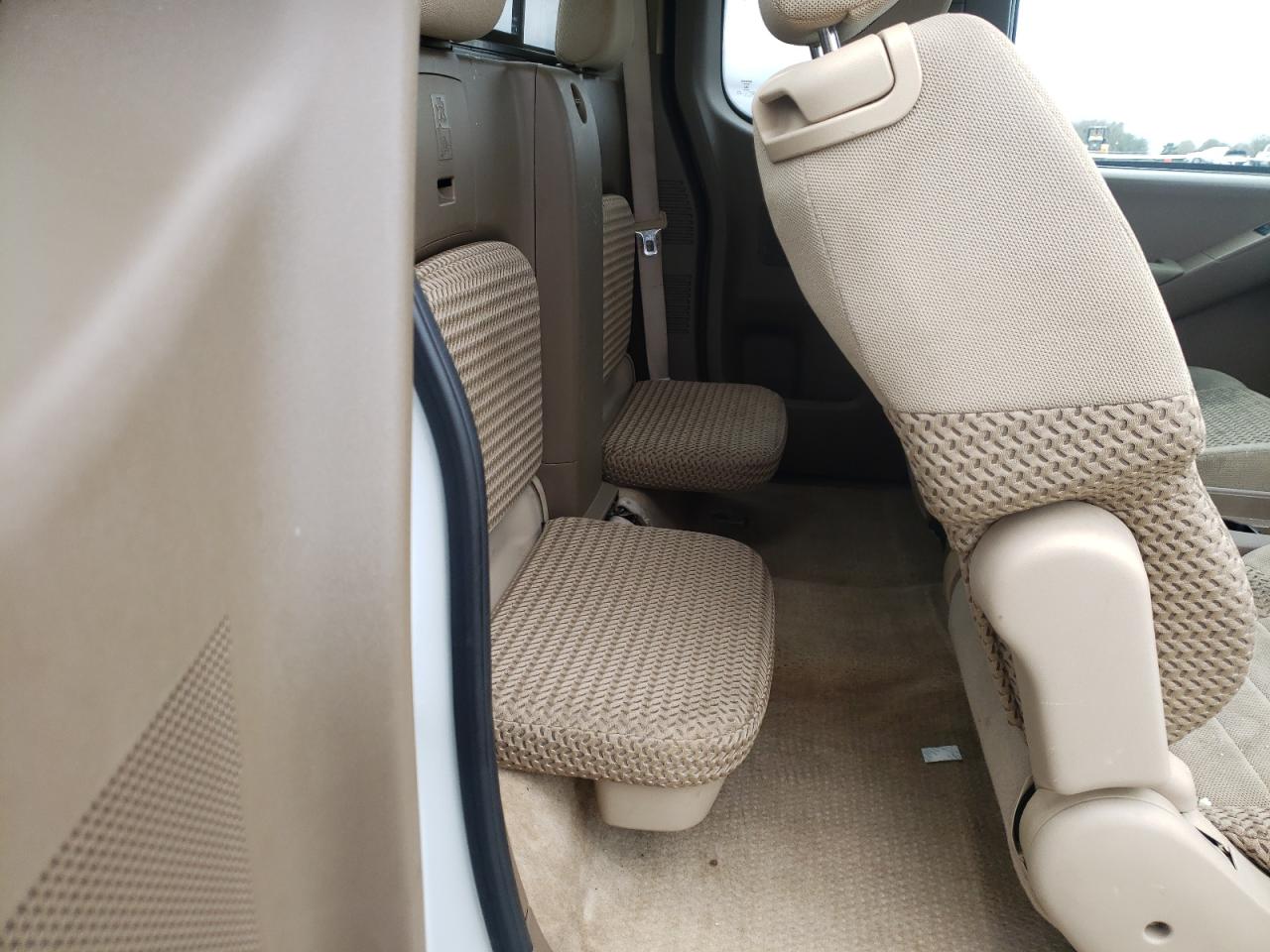 Photo 6 from auction – 2005 NISSAN FRONTIER K with VIN 1N6AD06U15C440105