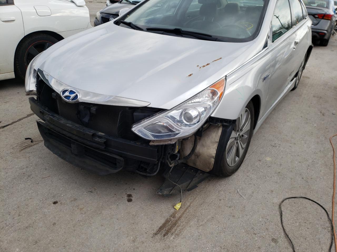 Photo 9 from auction – 2015 HYUNDAI SONATA HYB with VIN KMHEC4A41FA126551