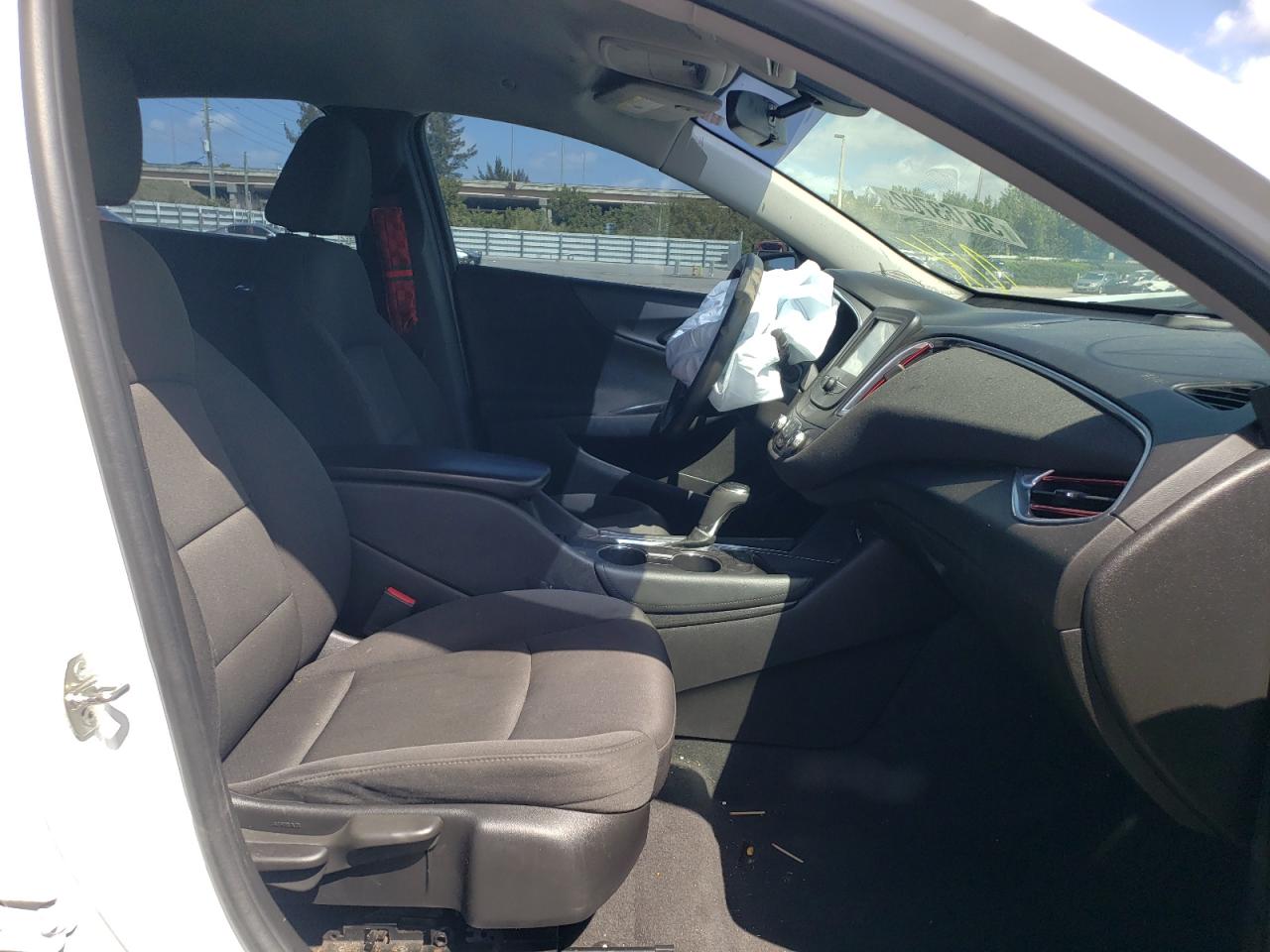 Photo 5 from auction – 2016 CHEVROLET MALIBU LT with VIN 1G1ZE5ST0GF293508