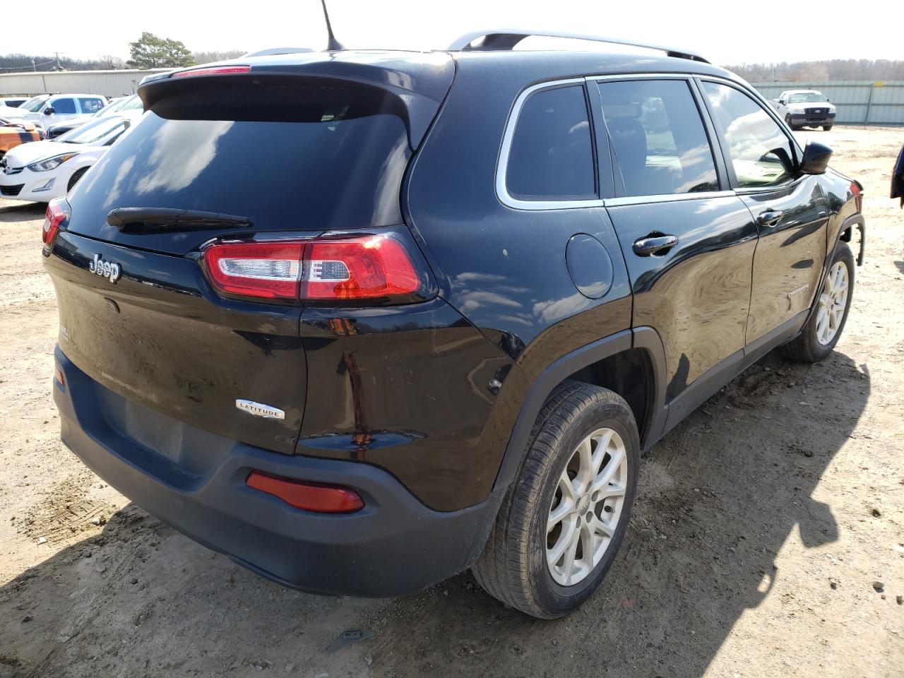 Photo 4 from auction – 2017 JEEP CHEROKEE L with VIN 1C4PJLCB9HW540532