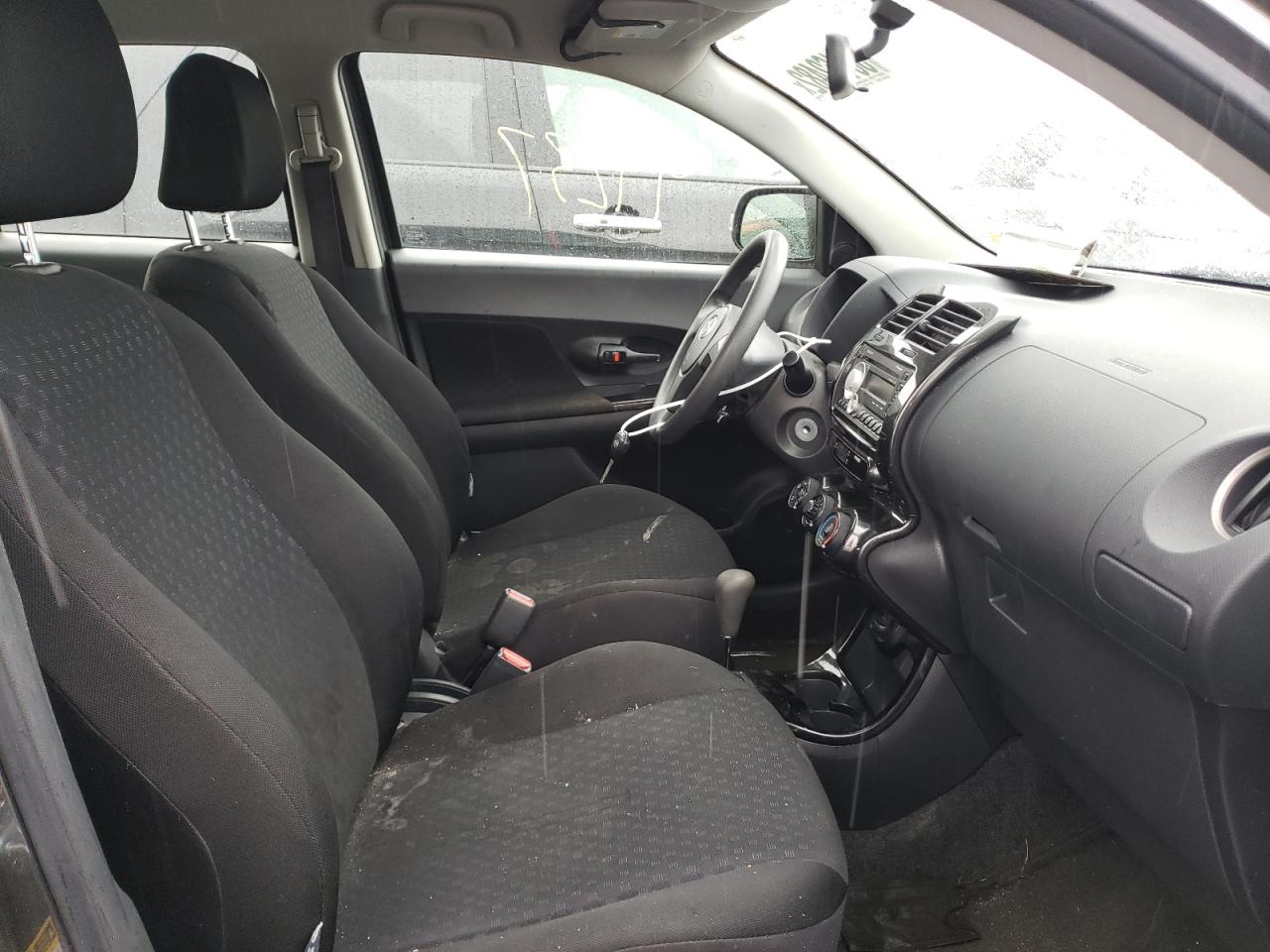 Photo 5 from auction – 2010 TOYOTA SCION XD with VIN JTKKU4B40AJ058229