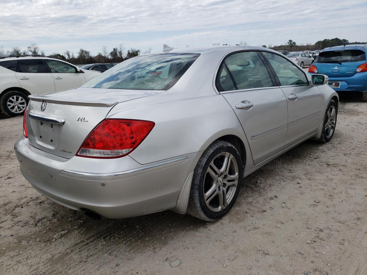 Photo 4 from auction – 2005 ACURA RL with VIN JH4KB16585C009870