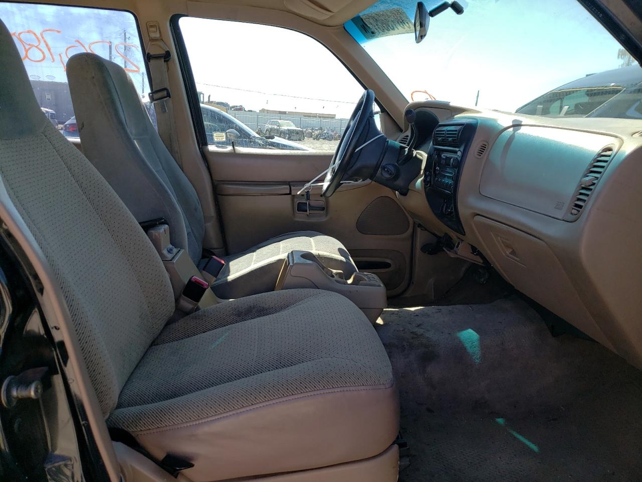 Photo 5 from auction – 1999 FORD EXPLORER with VIN 1FMZU32X5XZB34527