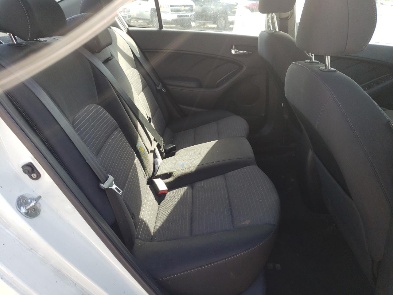 Photo 6 from auction – 2014 KIA FORTE LX with VIN KNAFX4A63E5048440