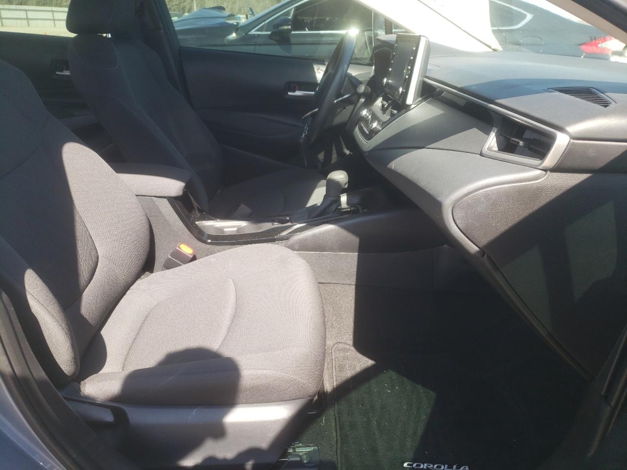 Photo 5 from auction – 2021 TOYOTA COROLLA LE with VIN 5YFEPMAE2MP201641
