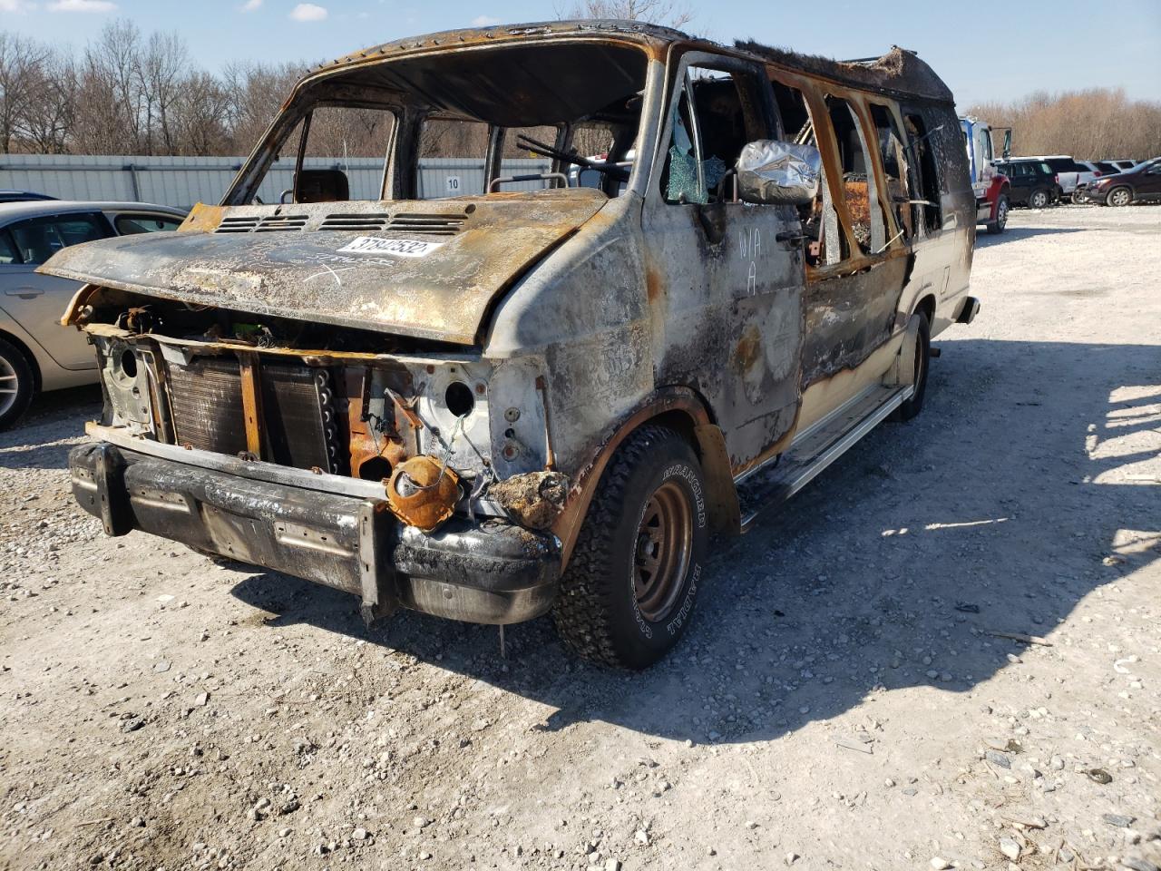 Photo 2 from auction – 1986 DODGE RAM VAN B2 with VIN 2B7HB23T0GK532422