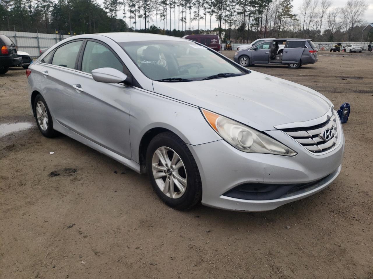 HYUNDAI SONATA GLS 2014 with VIN 5NPEB4AC1EH849063 - Photo from auction