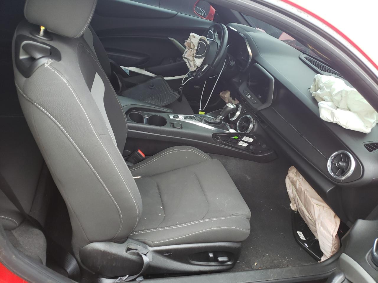 Photo 5 from auction – 2018 CHEVROLET CAMARO LT with VIN 1G1FB1RS8J0100677