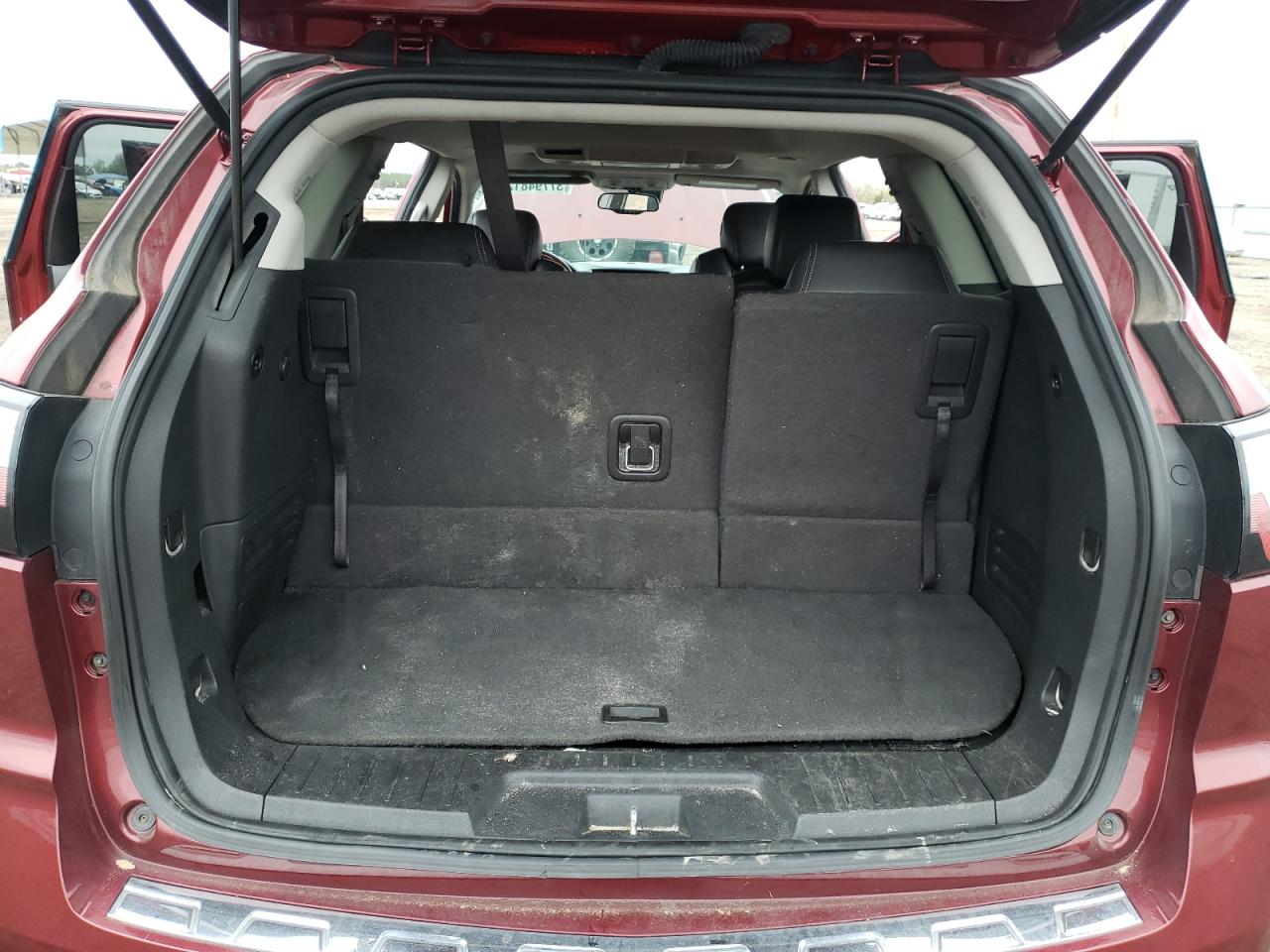 Photo 9 from auction – 2015 CHEVROLET TRAVERSE L with VIN 1GNKRJKD5FJ358659