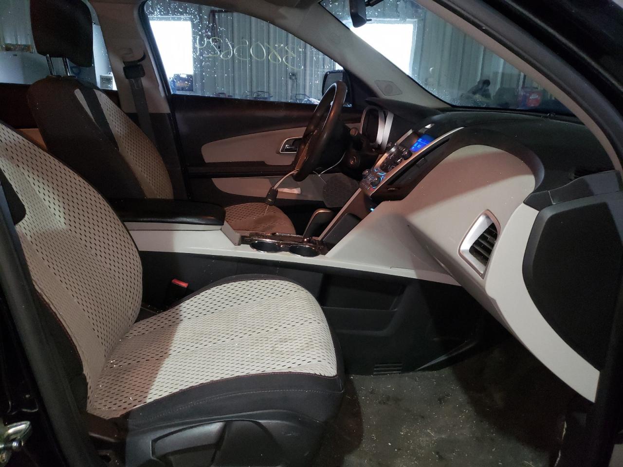 Photo 5 from auction – 2011 CHEVROLET EQUINOX LS with VIN 2CNFLCEC6B6235529