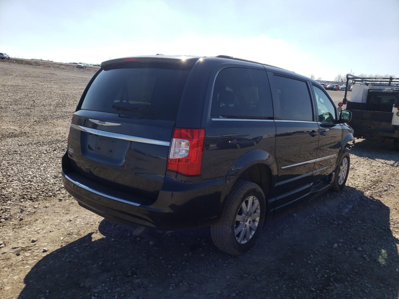 Photo 4 from auction – 2014 CHRYSLER TOWN & COU with VIN 2C4RC1BG9ER285857