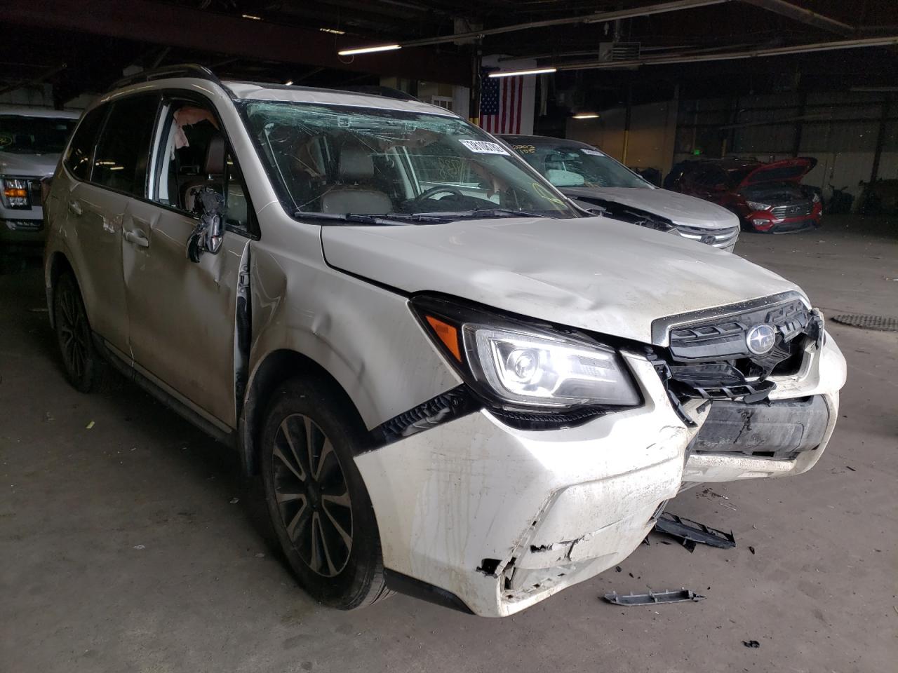 SUBARU FORESTER 2 2017 с VIN JF2SJGWC4HH806731 - Фото с аукциона