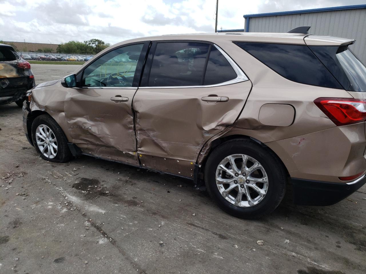 Photo 9 from auction – 2019 CHEVROLET EQUINOX LT with VIN 2GNAXKEV7K6180904