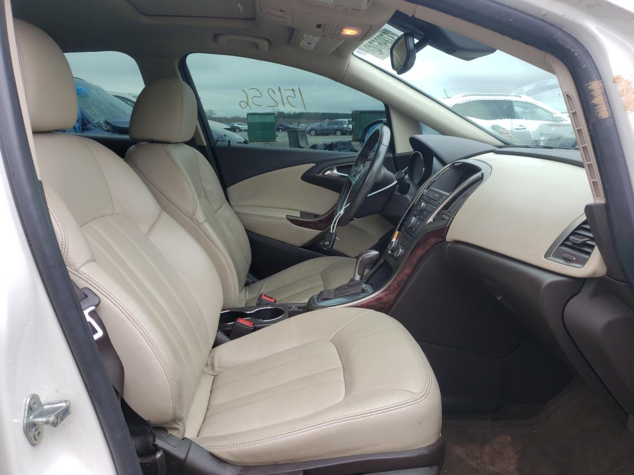 Photo 5 from auction – 2014 BUICK VERANO with VIN 1G4PS5SK3E4213167