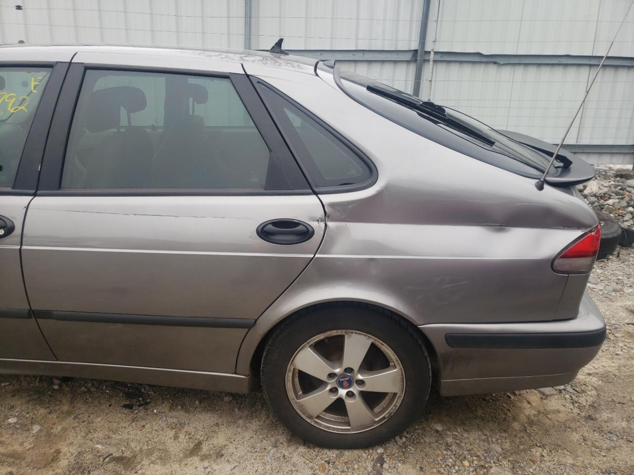 Photo 9 from auction – 2002 SAAB 9-3 SE with VIN YS3DF58KX22009484