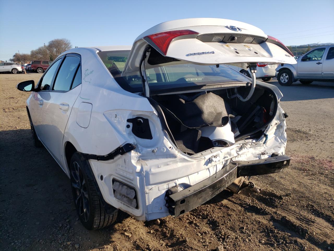 Photo 3 from auction – 2018 TOYOTA COROLLA L with VIN 2T1BURHE7JC054193