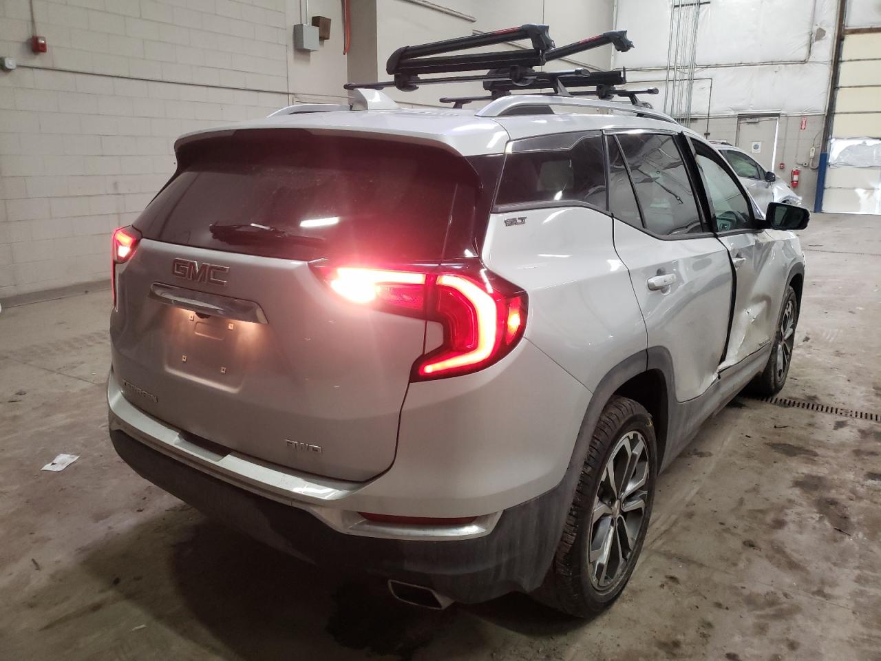 Photo 4 from auction – 2019 GMC TERRAIN SL with VIN 3GKALVEX2KL284093