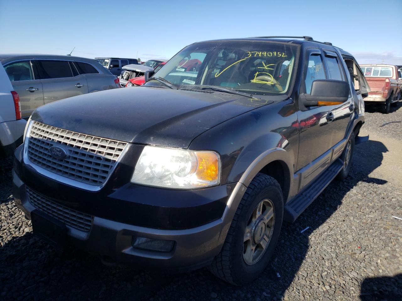 Photo 2 from auction – 2003 FORD EXPEDITION with VIN 1FMFU18L33LB35796