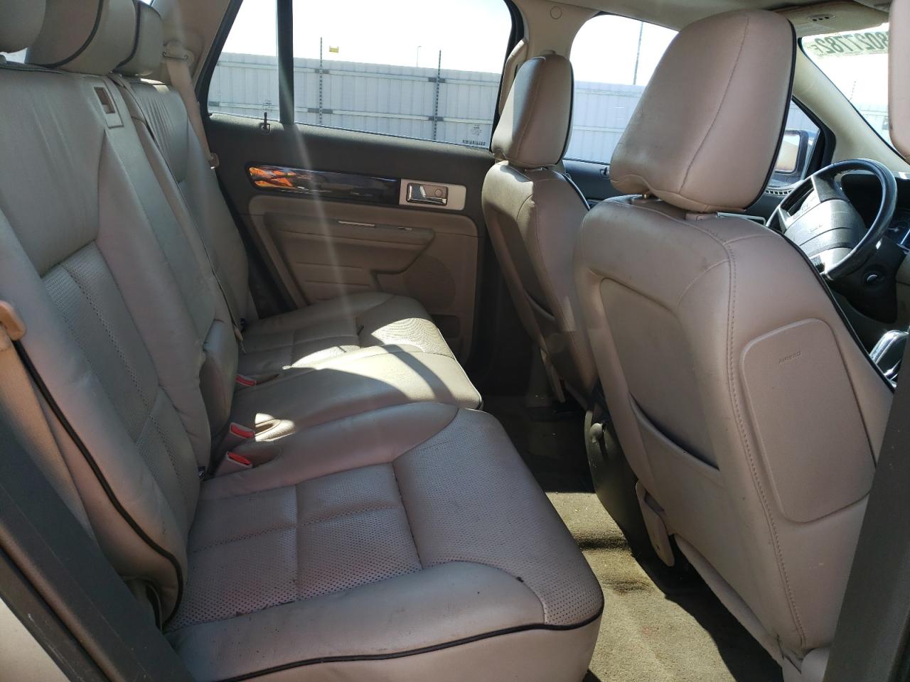 Photo 6 from auction – 2008 LINCOLN MKX with VIN 2LMDU88C48BJ11082