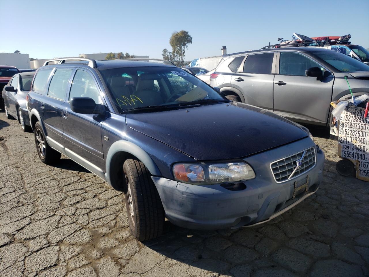 VOLVO V70 XC 2001 with VIN YV1SZ58D111021948 - Photo from auction