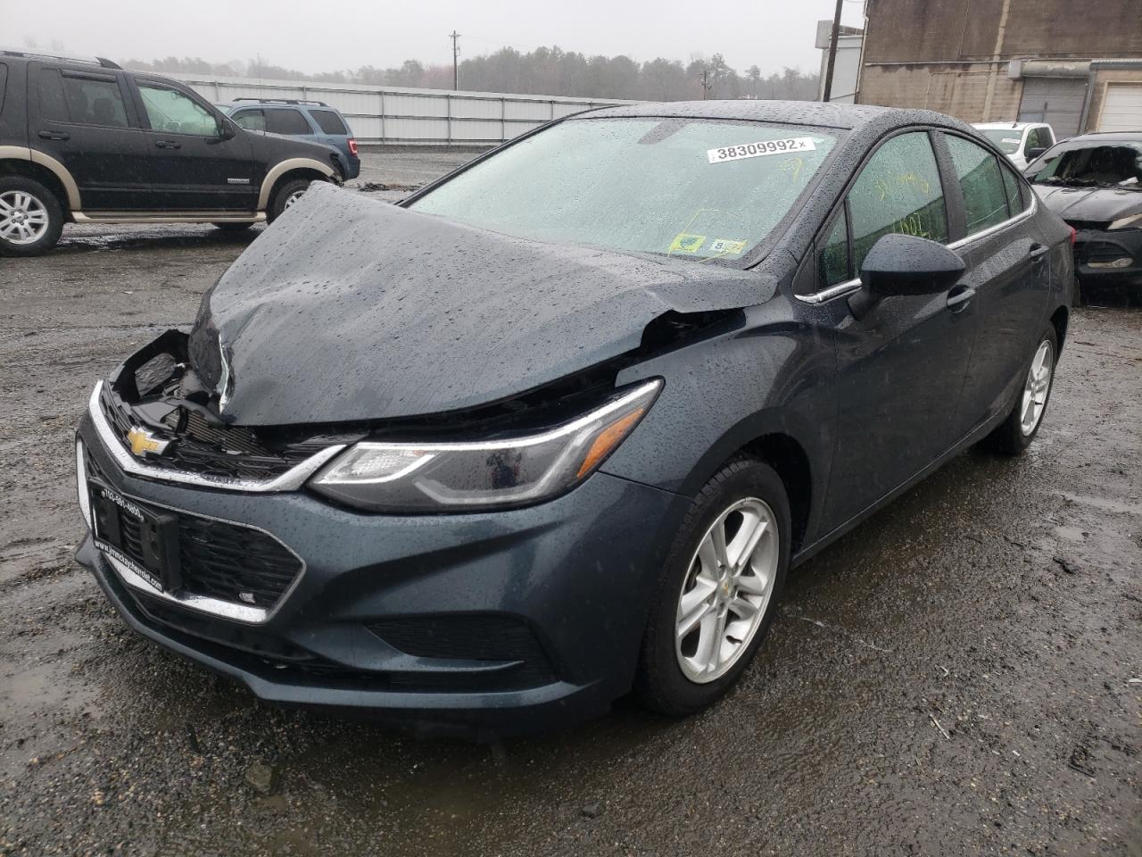 Photo 2 from auction – 2017 CHEVROLET CRUZE LT with VIN 3G1BE5SM0HS568947