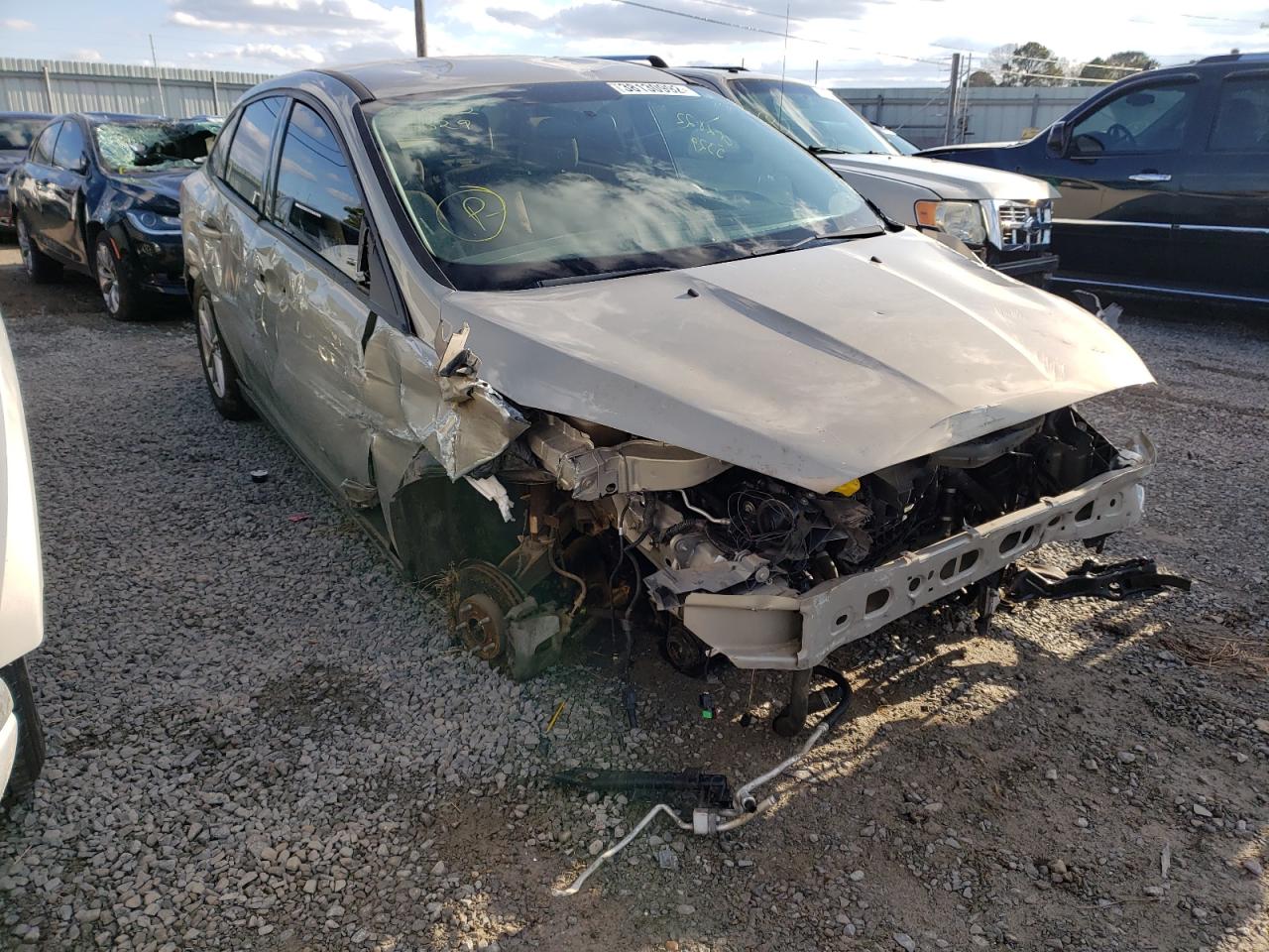 FORD FOCUS SE 2015 with VIN 1FADP3F20FL215009 - Photo from auction