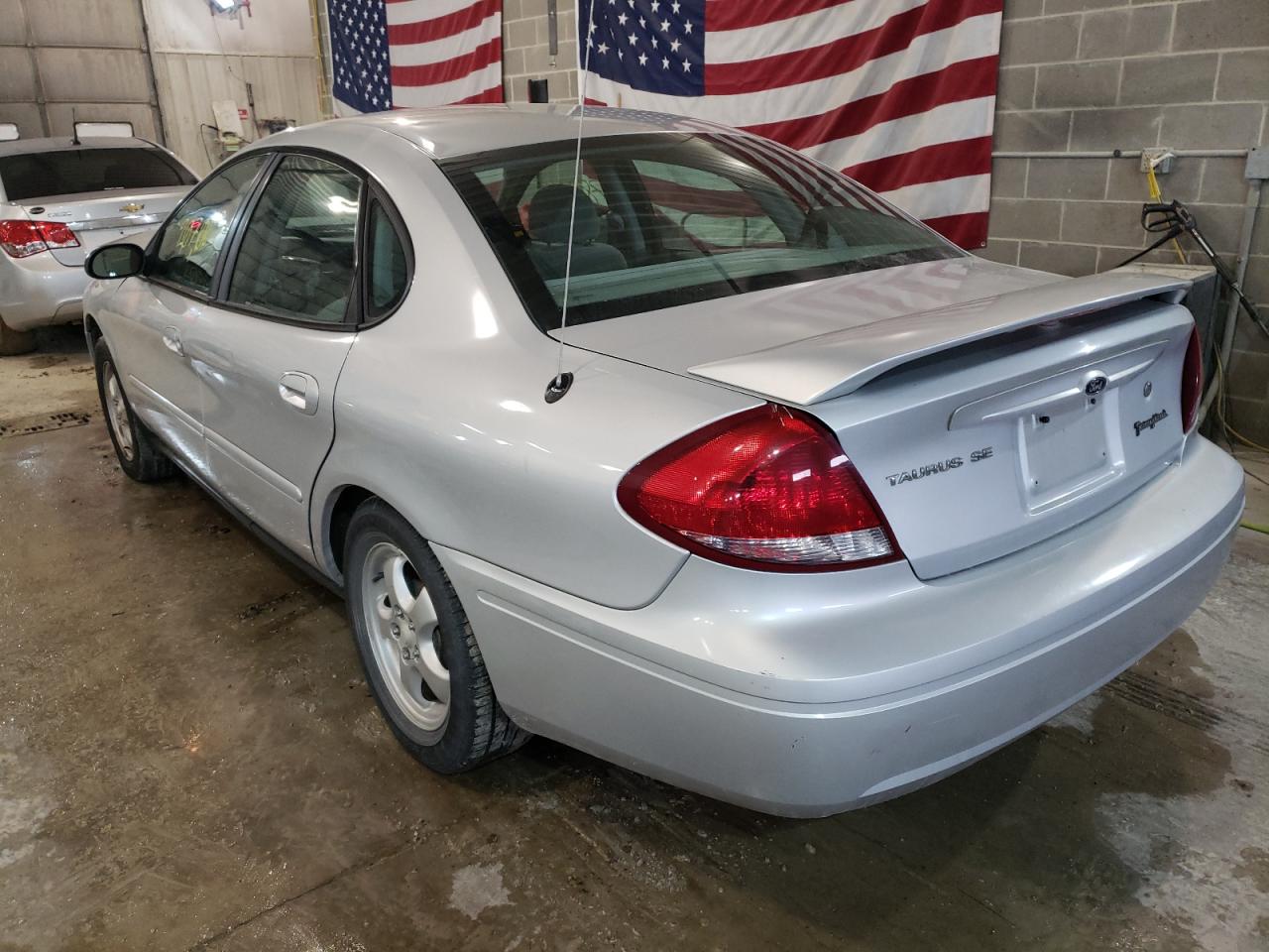 Photo 3 from auction – 2004 FORD TAURUS SE with VIN 1FAFP53284G175910
