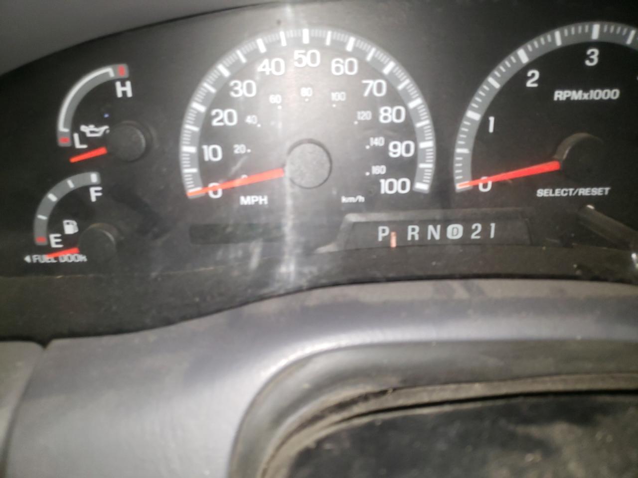 Photo 8 from auction – 2000 FORD F150 with VIN 1FTRX17L7YNC29833