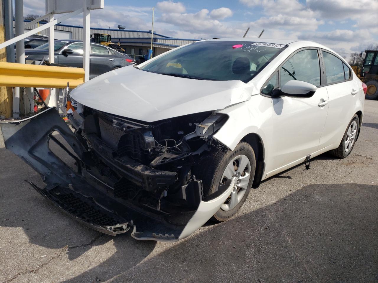 Photo 2 from auction – 2016 KIA FORTE LX with VIN KNAFK4A60G5593609