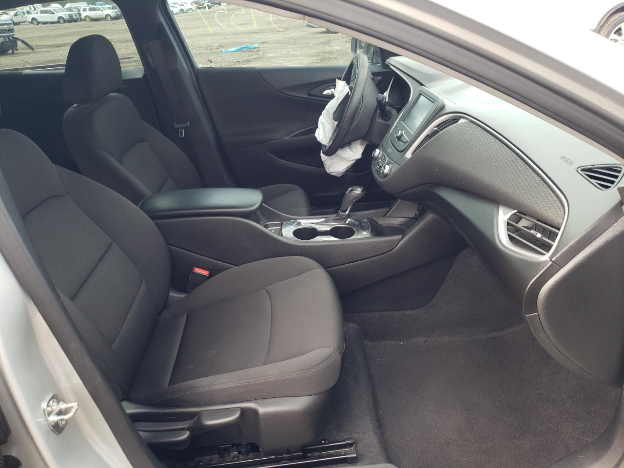 Photo 5 from auction – 2018 CHEVROLET MALIBU LS with VIN 1G1ZB5ST0JF282122