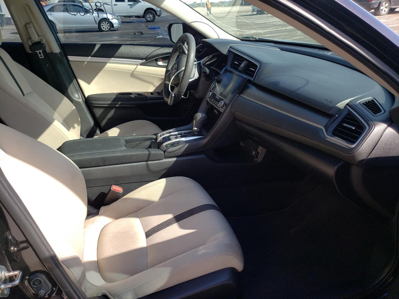 Photo 5 from auction – 2017 HONDA CIVIC EX with VIN 19XFC2F72HE211849