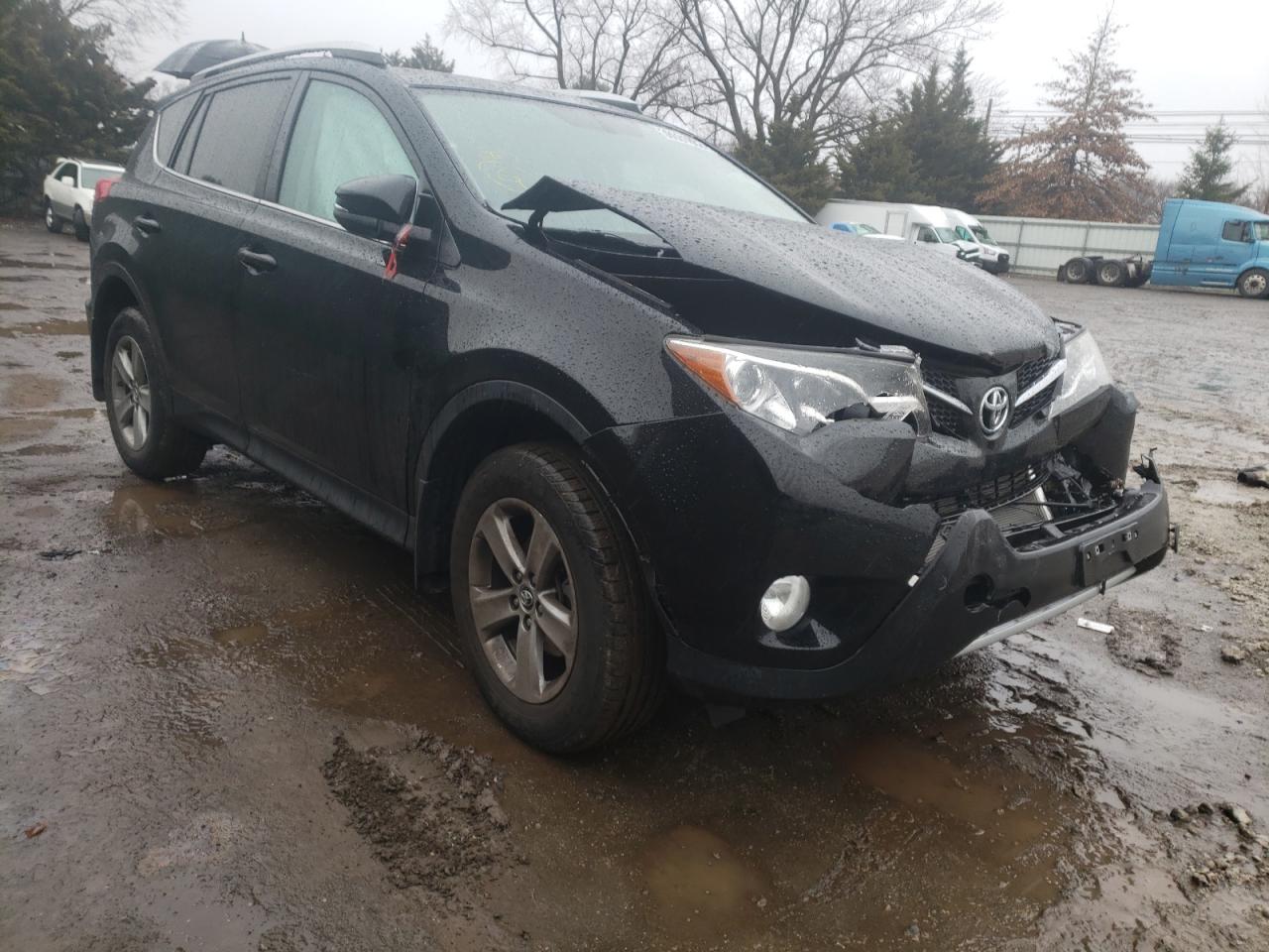 TOYOTA RAV4 XLE 2015 with VIN 2T3RFREV6FW397815 - Photo from auction