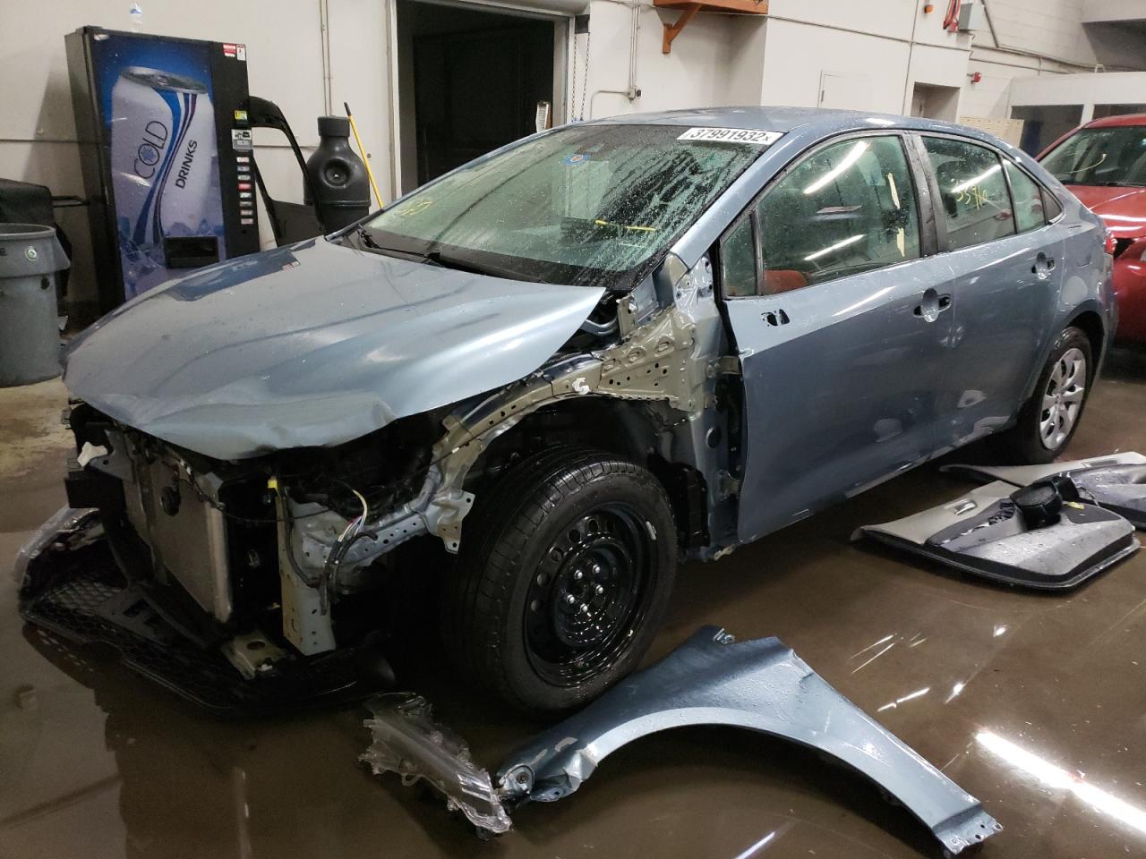 Photo 2 from auction – 2020 TOYOTA COROLLA LE with VIN 5YFEPRAE9LP004882