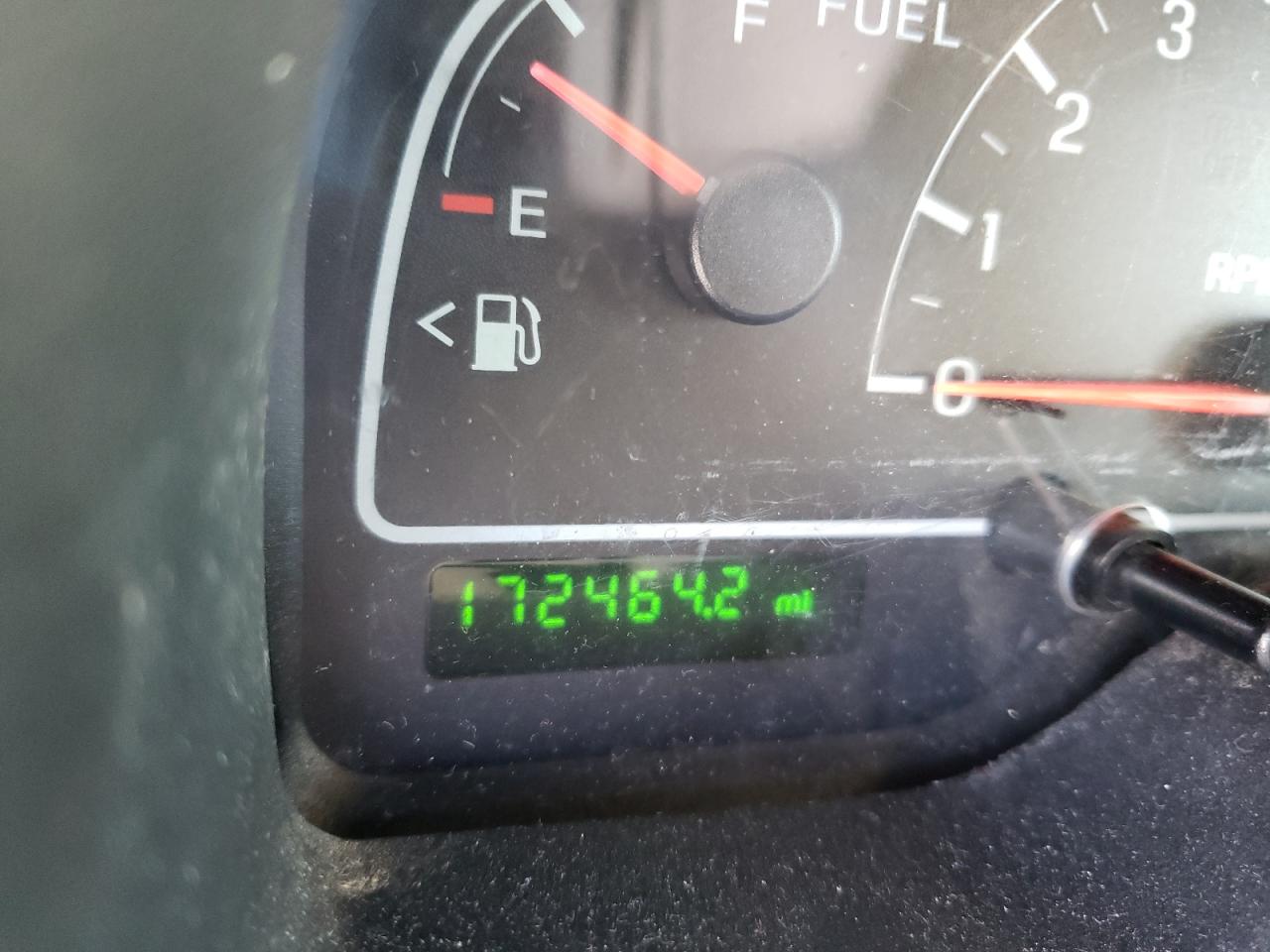 Photo 8 from auction – 2003 FORD WINDSTAR L with VIN 2FMZA51473BA96436