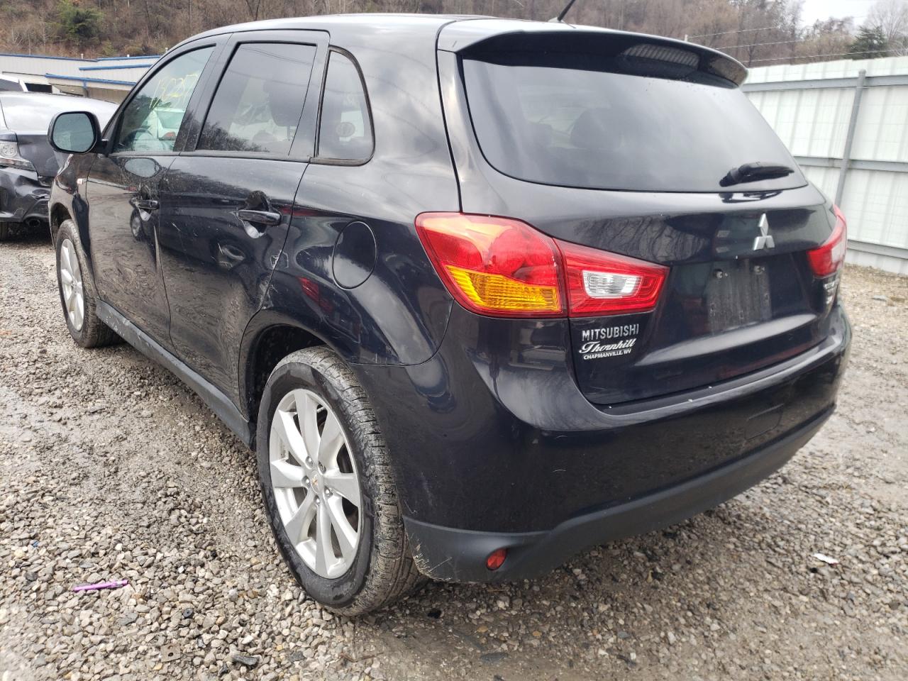 Photo 3 from auction – 2015 MITSUBISHI OUTLANDER with VIN 4A4AR3AW1FE028697