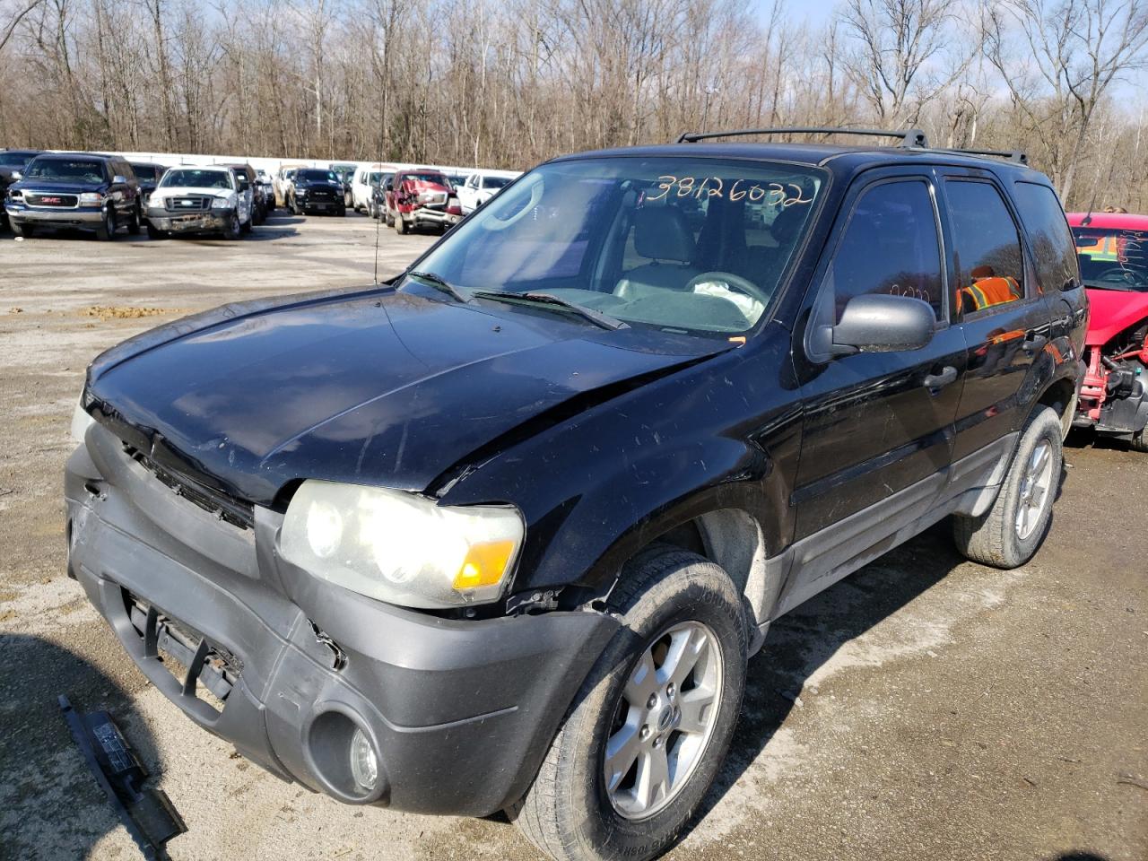 Photo 2 from auction – 2005 FORD ESCAPE XLT with VIN 1FMYU93145KB75732