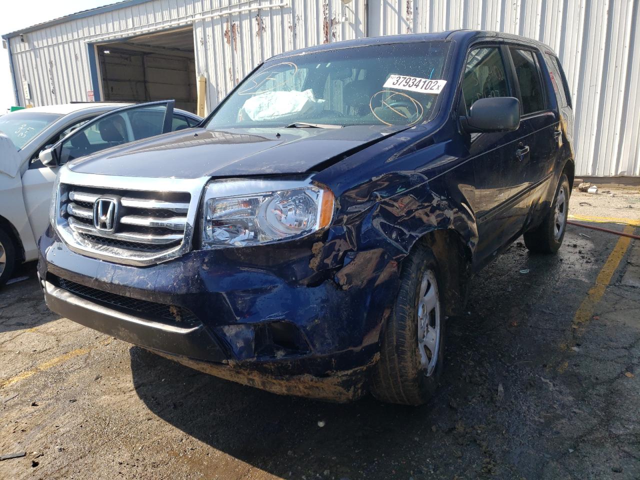 Photo 2 from auction – 2015 HONDA PILOT with VIN 5FNYF4H23FB075283