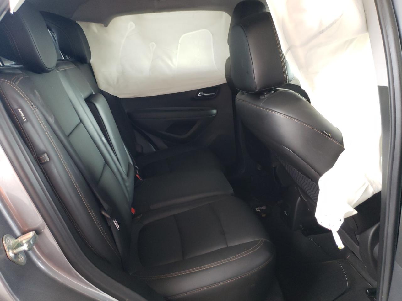 Photo 6 from auction – 2020 CHEVROLET TRAX PREMI with VIN 3GNCJMSB9LL276420